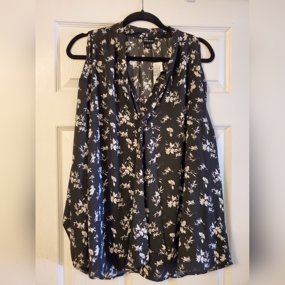 Gorgeous cold shoulder blouse
